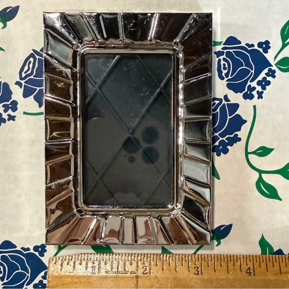 Miniature Silver Ribbed Picture Frame